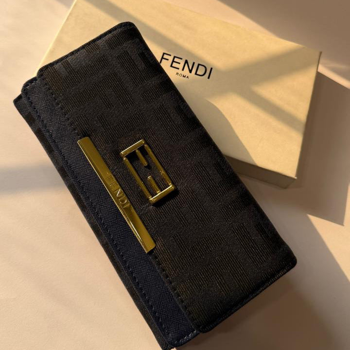 Fendi long Wallet